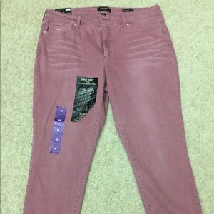 Nine West NEW w/ tags, Skinny, Ankle Length pants!